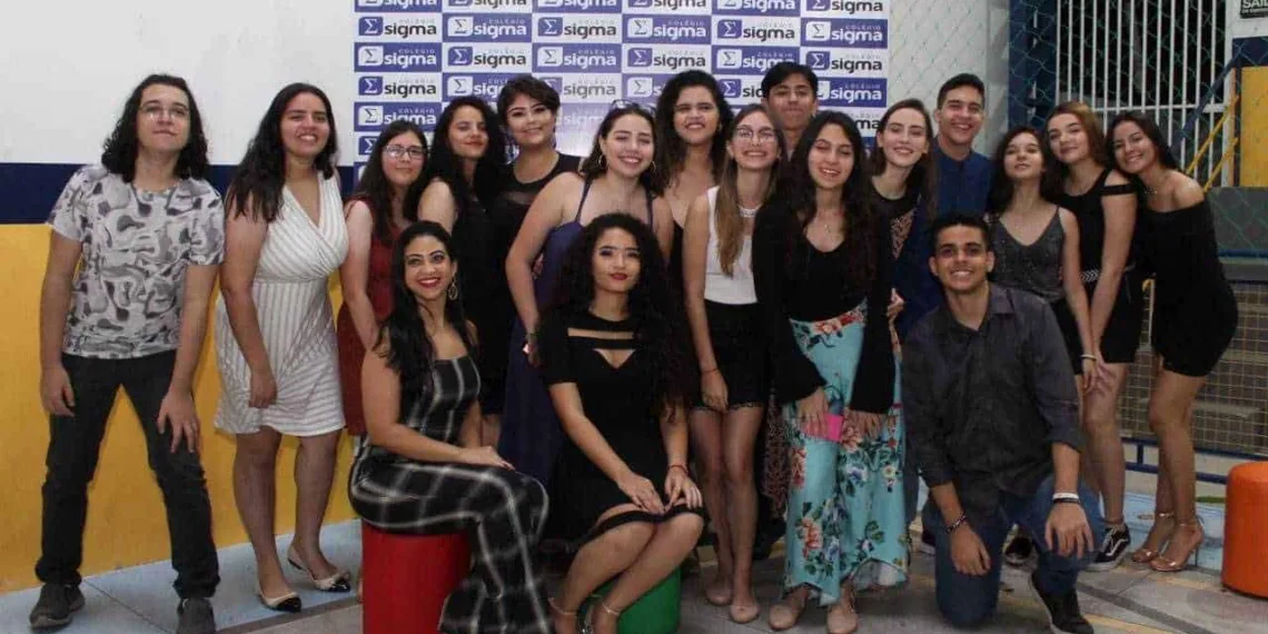 Jovens do Acre criam vela à base de cera de abelha e conquistam 2º lugar em competição nacional
