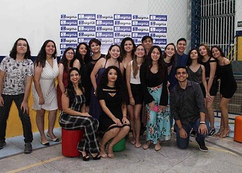 Jovens do Acre criam vela à base de cera de abelha e conquistam 2º lugar em competição nacional