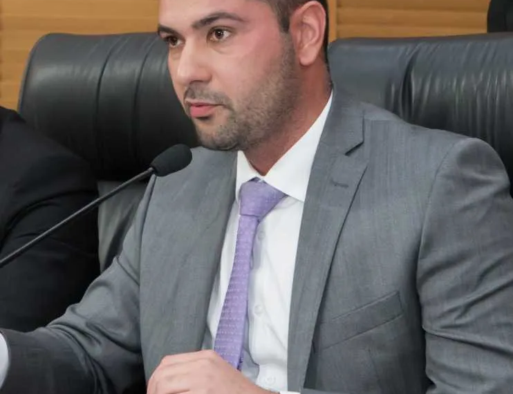 Deputada Antônia Sales parabeniza Nicolau Júnior pela postura democrática à frente da Aleac