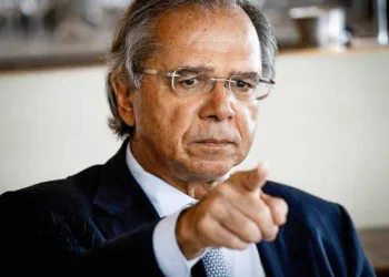 Retorno de Lula ao cenário faz governo Bolsonaro voltar a falar em AI-5