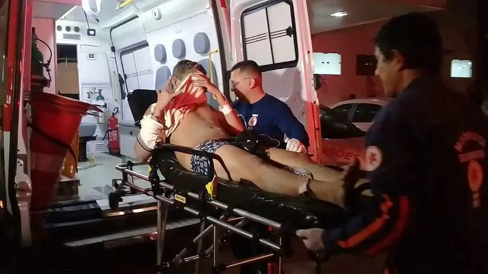 Assaltante invade academia e é baleado por policial