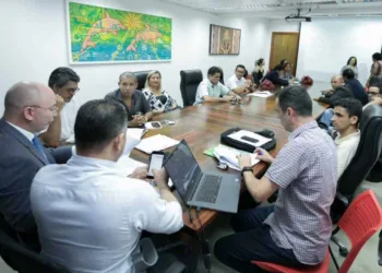 Deputados voltam a se reunir com líderes sindicais na Aleac para discutir reforma da Previdência