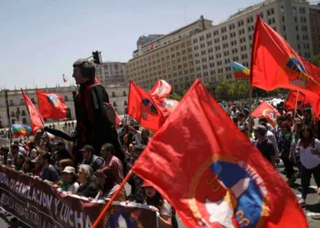 Chile reduz salários de parlamentares à metade por 60 dias