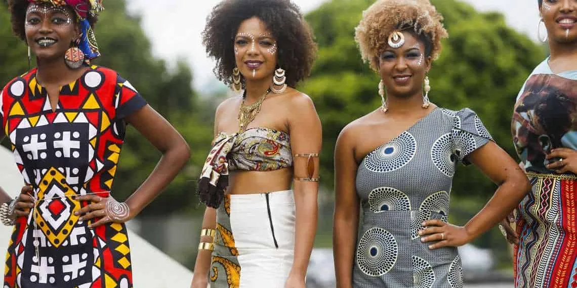 Ativistas, grupos culturais e religiosos comemoram hoje (20) o Dia da Consciência Negra com várias atividades em frente à estátua de Zumbi dos Palmares, no centro do Rio de Janeiro.