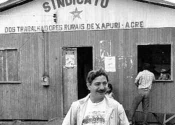 Filme 'Chico Mendes Vive!' será exibido no Cine TVT deste sábado