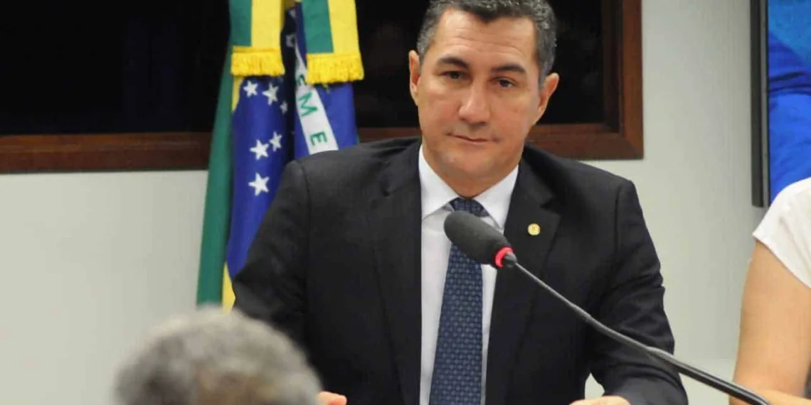 Jesus Sérgio propõe aumentar pena para empregador que sonegar repasse ao INSS