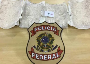 Homem que saiu de Cruzeiro do Sul é preso transportando cocaína colada ao corpo