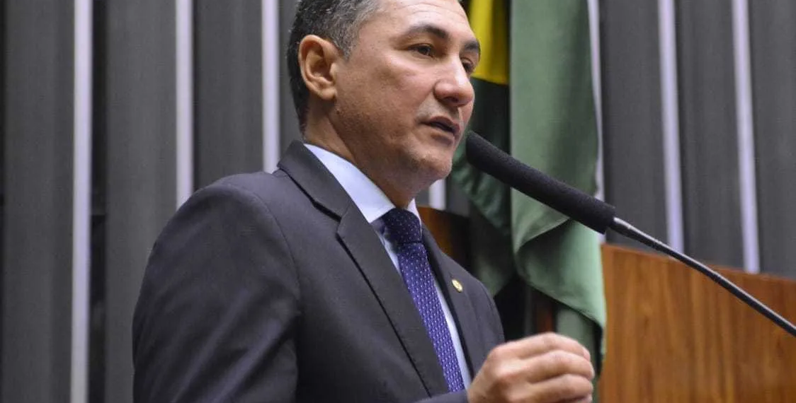 Jesus Sérgio anuncia resultado Leilão do Linhão que irá expandir os serviços de transmissão de energia elétrica