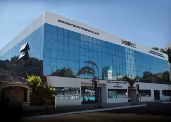 MP apura denúncia sobre servidora comissionada que estaria cursando Medicina fora do país