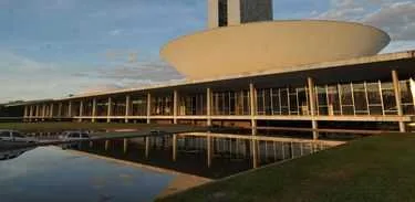 Prefeitos se mobilizam em Brasília contra extinção de municípios