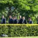 O presidente Jair Bolsonaro e ministros de estado participam de hasteamento da bandeira em frente ao Palácio da Alvorada.