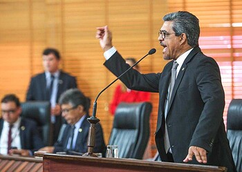 Edvaldo Magalhães volta a defender uma ação mais intensa do Estado contra a dengue