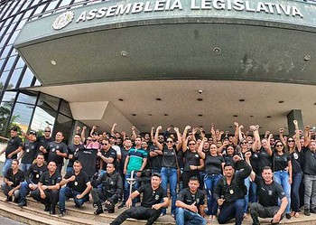 Policias penais protestam, são recebidos pelo governo, mas não descartam parar atividades nos presídios