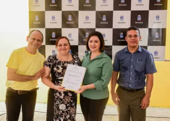 Prefeita Socorro Neri faz entrega de mobiliário escolar para a rede municipal de ensino