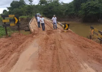 Prefeitura recupera cabeceira e aumenta vão da ponte sobre o Igarapé Liberdade no Belo Jardim 3