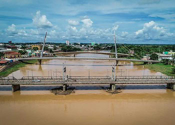 Rio Acre ultrapassa 14 metros em Rio Branco; Duas famílias são retiradas de casa