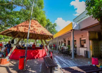 Prefeitura de Rio Branco realiza reforma na Praça do Relógio, no Centro da Capital