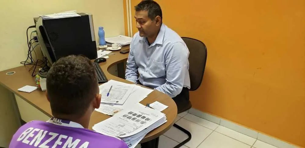 Após Segurança divulgar fotos de suspeitos de matar PM, jovens vão na delegacia e negam crime