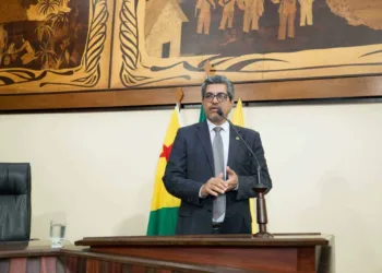 Edvaldo Magalhães pede suspensão de sessão para tratar deliberação de matérias legislativas