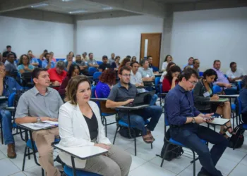 Prefeitura realiza oficina para elaborar planos de agricultura familiar e adaptação às mudanças do clima  