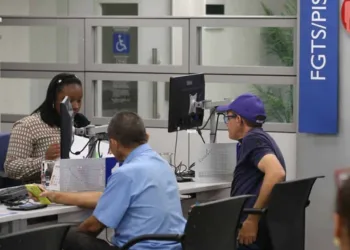 CAIXA inicia pagamento do abono salarial 2019/2020 para trabalhadores nascidos em março e abril