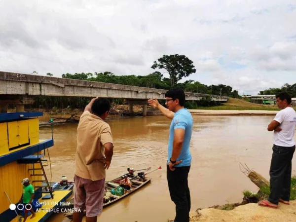 Jenilson Leite cobra uma solução urgente do governo para evitar desmoronamento da cabeceira da ponte do Gregório