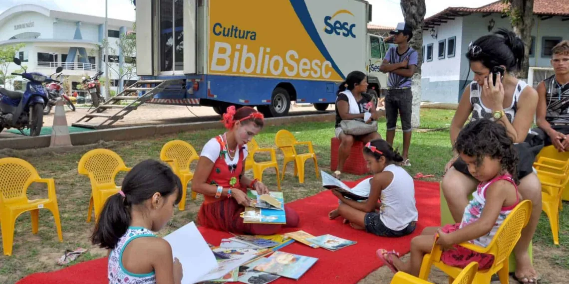 BiblioSesc leva literatura aos domingos de lazer no Bosque