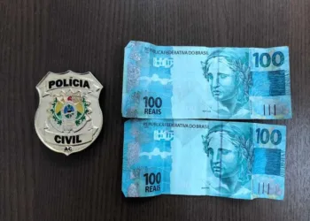 Vítimas que receberam duas notas falsas de R$ 100 acionaram a polícia — Foto Divulgação Polícia Civil do Acre