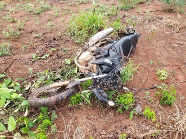 Homem morre após bater em buraco, cair de moto e quebrar o pescoço na BR-364