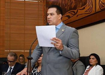 Deputados deixam formalidades de lado e cobram Ribamar sobre ações práticas no combate às facções