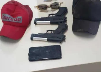 Adolescentes são apreendidos pela PM com simulacros de arma de fogo em Epitaciolândia