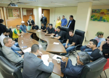 Comissão de Segurança da Aleac recebe policiais penais