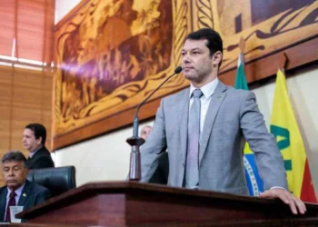 Roberto Duarte apresenta Projeto de Lei que suspende validade dos concursos públicos
