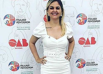 Advogada diagnosticada com coronavírus está em coma induzido, mas apresenta “melhora progressiva”