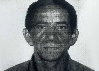 Homem de 52 anos é morto com tiros no peito dentro de casa