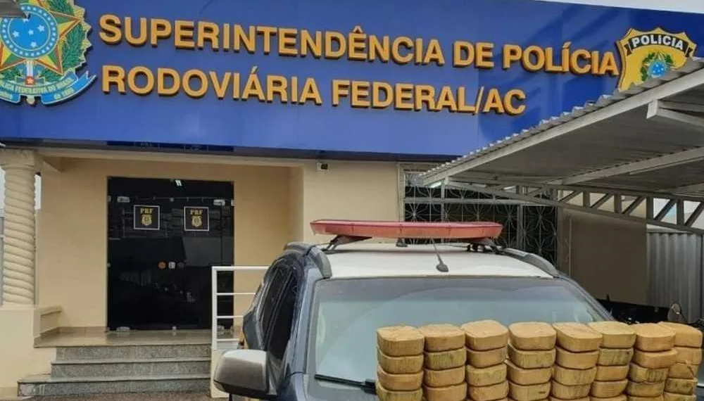 Mais de 40 quilos de droga são apreendidos e 40 pessoas são conduzidas em operação da PRF