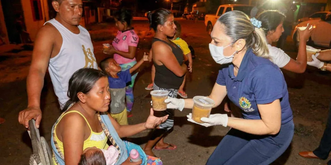 Fecomércio/AC e Governo do Estado distribuem sopas a imigrantes