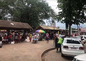 Flagra de aglomerações de pessoas ontem de manhã, feito pelo repórter fotográfico Sérgio Valle (FOTO SÉRGIO VALLE)
