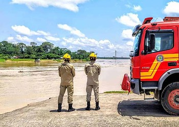 Defesa Civil e o Corpo de Bombeiros continuarão a monitorar a situação do rio em Cruzeiro e demais municípios do Juruá (FOTO DIVULGAÇÃO CBM-AC)