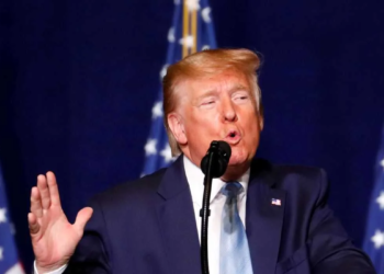 Trump e Biden se reúnem na Casa Branca e falam em “transição pacífica”