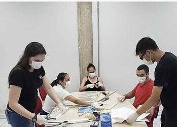 Médicos e alunos da Ufac fazem campanha para produzir kits de proteção para profissionais da Saúde