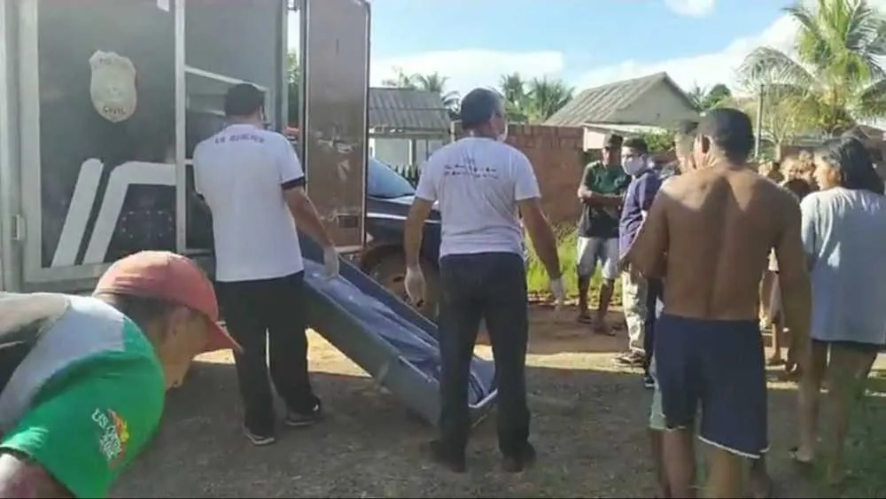 Corpo achado degolado é de adolescente de 15 anos; polícia crê em guerra entre facções