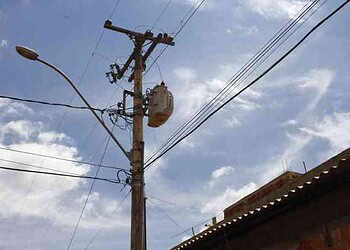 ACIDENTE - Eletricista de 42 anos morre ao ser eletrocutado em poste, em Tarauacá