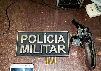 Polícia Militar prende dois indivíduos por porte ilegal de arma de fogo em Rio Branco