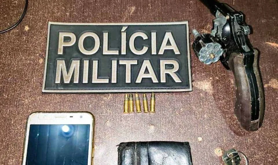 Polícia Militar prende dois indivíduos por porte ilegal de arma de fogo em Rio Branco