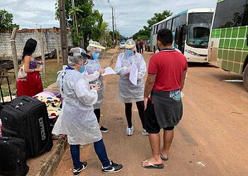 Prefeitura de Rio Branco avalia estudantes acreanos que chegaram da Bolívia nesta sexta