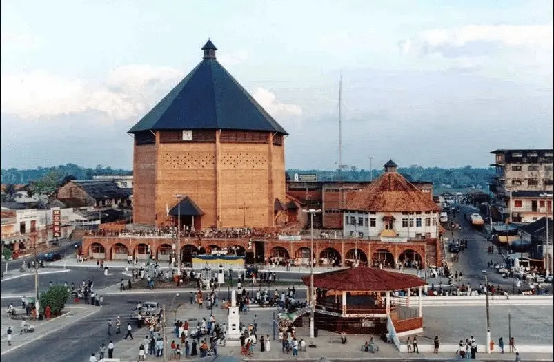 Casal que testou positivo para Covid-19 em Cruzeiro nega "festança"; foi um churrasco para 4 amigos do filho 1 Casal que testou positivo para Covid-19 em Cruzeiro nega "festança"; foi um churrasco para 4 amigos do filho