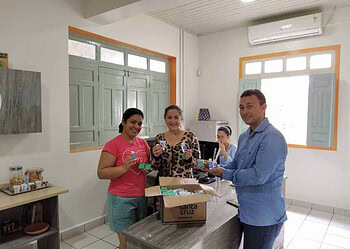 Estado doa álcool em gel e sabonetes para Educandário Santa Margarida