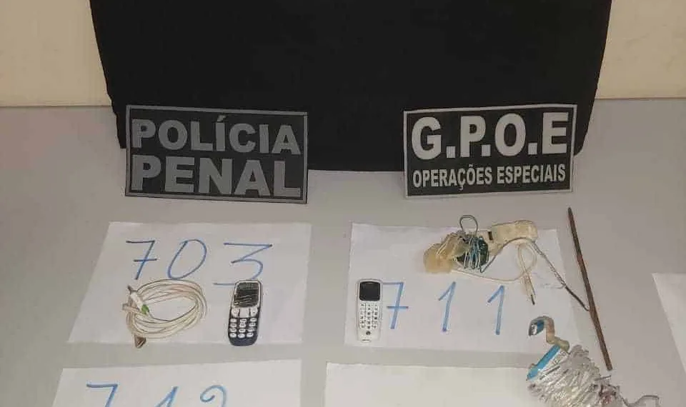 Polícia Penal apreende celulares durante Operação Notívago, no presídio de Cruzeiro do Sul
