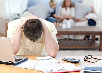 Efeito coronavírus: número de brasileiros endividados bate novo recorde em abril, indica CNC